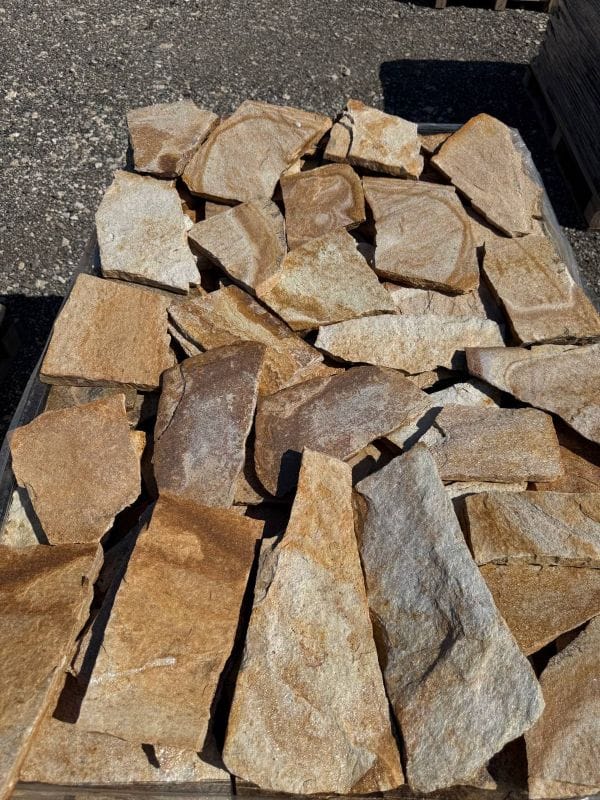 Con Construct.md Piatra Bulgareasca Auriu Fractia Mare Neprelucrata 3