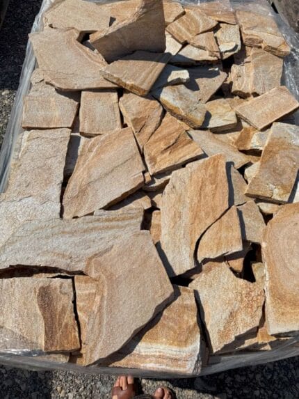 Con Construct.md Piatra Bulgareasca Auriu Fractia Mica Neprelucrata 3