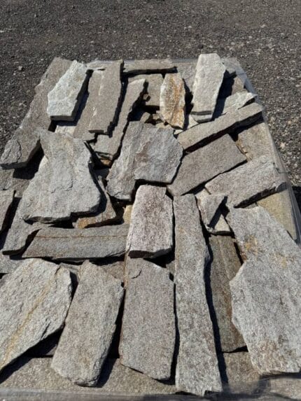 Con Construct.md Piatra Bulgareasca Silver Inchis Fractia Mare Neprelucrata